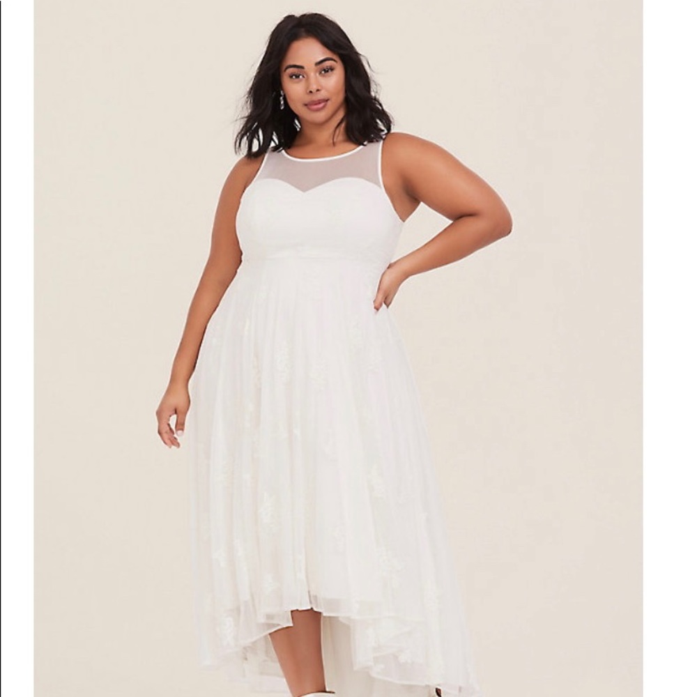 Torrid Wedding Dress IVORY EMBROIDERED HI-LO NWT